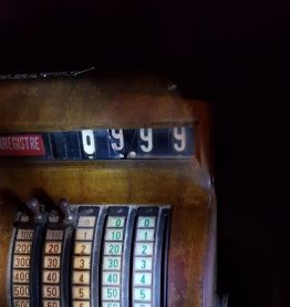 Caisse enregistreuse des années 60