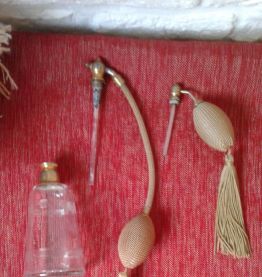 Flacons de parfum Art Déco.