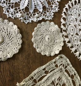 Lot de 5 napperons vintage