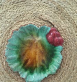 Vide poche vigne en terre cuite vernissée.