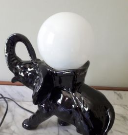Lampe éléphant et opaline