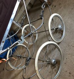 Ancien landau de 1970