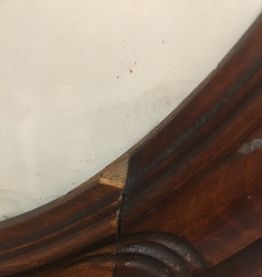 Cadre ovale en bois sculpté