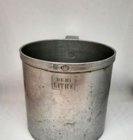 Tasse de l'armée en aluminium Tournus