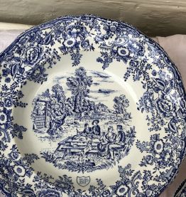 Lot de différentes assiettes  publicitaires BP