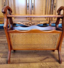 Porte revue avec tablette en bois