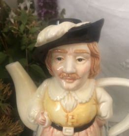 Pichet personnage ou théière en céramique