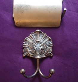 ensemble patère et porte rouleau pour salle de bain