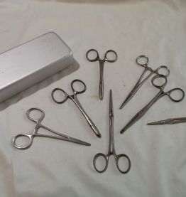 LOT CISEAUX MEDICAUX comme neufs