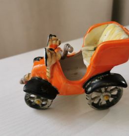 Voiture céramique vintage 12x8x8 cm