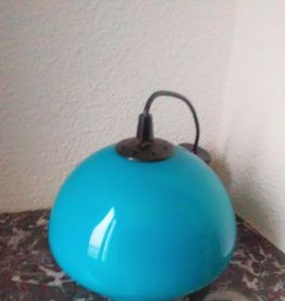 Jolie suspension en opaline bleue 