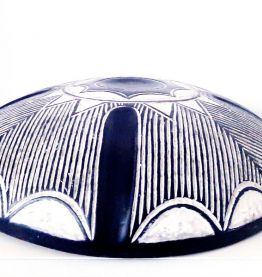 Bouclier  Africain Bamiliké, en bois massif