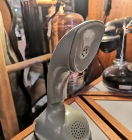 Téléphone scandinave cobra ericofon gris