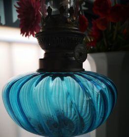 lampe pétrole bleu