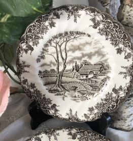 4 assiettes à pain en porcelaine anglaise