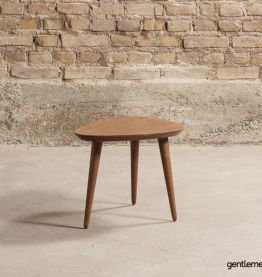 Table basse sur-mesure en noyer massif teinté