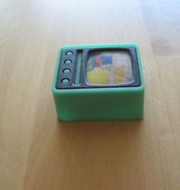 Taille crayons forme télévision objet d école vintage  