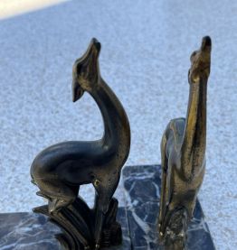 Cale-livres en marbre