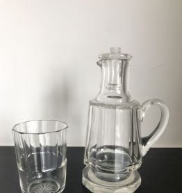 Carafe de chevet et son verre