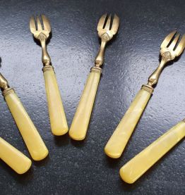 Fourchettes à dessert vintage