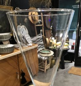 Vase transparent forme entonnoir