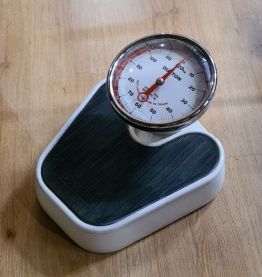 pese personne,vintage 1950 a 70   fonction mais a revisée  3