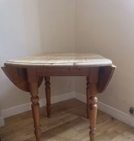 Table en chêne et 4 chaises