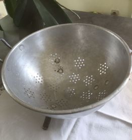 Passoire en aluminium vintage 