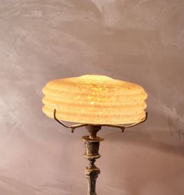 lampe bronze art deco tres belle  1920 a 40  avec opaline cl