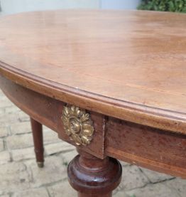 Table ancienne style Louis XVI