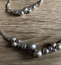 Parure collier et bracelet argentés perles
