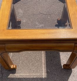 Jolie table  bois avec plateau en verre