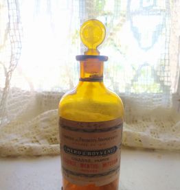 3 flacons/bouteille de pharmacie ambrés