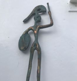 Statuette du guerrier grec.