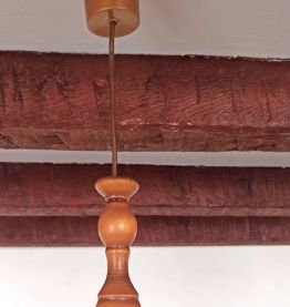 Lustre en verre soufflé et bois vintage