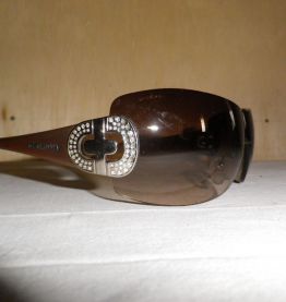 lunette de soleil versus