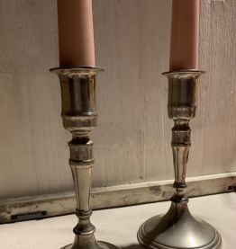 2 chandeliers en étain vintage 