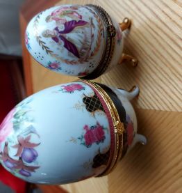 Lot 2 œufs porcelaine 