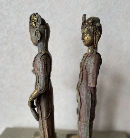 2 statuettes extrême-orientales