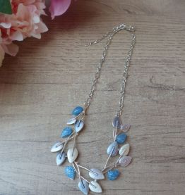 Collier fantaisie feuilles