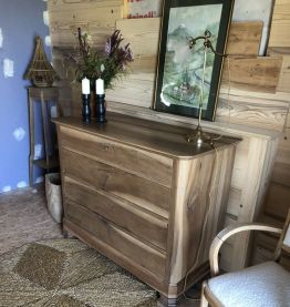 Commode ancienne en noyer 