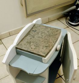 buffet de chevet restauré et repeint