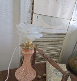 Lampe à poser pied verre Clichy et rose en verre 