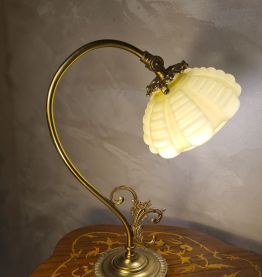 lampe bronze et laiton 1950  abat jour opaline 39x27 elec  f