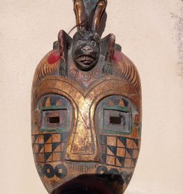 Grand masque Indonésien