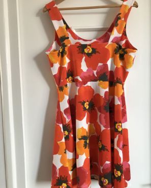 Robe fleurie taille 44-46