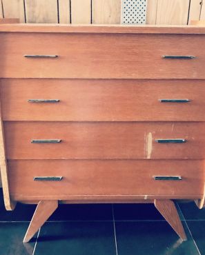 Commode vintage