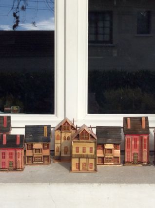 Petites boîte maisonnettes en paille vintage et rétro