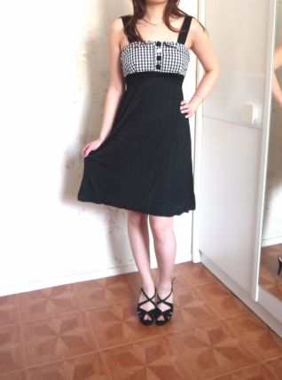 Robe noire carreaux vichy lacet boutons T36