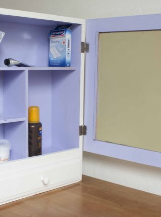 armoire à pharmacie/toilette